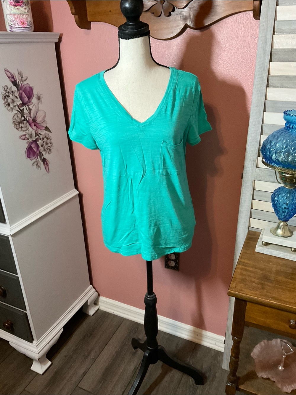 Lightweight V-Neck Pocket Tee - Turquoise